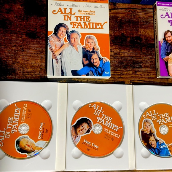 ALL IN THE FAMILY- SEASONS 3 & 4 - Picture 2 of 6